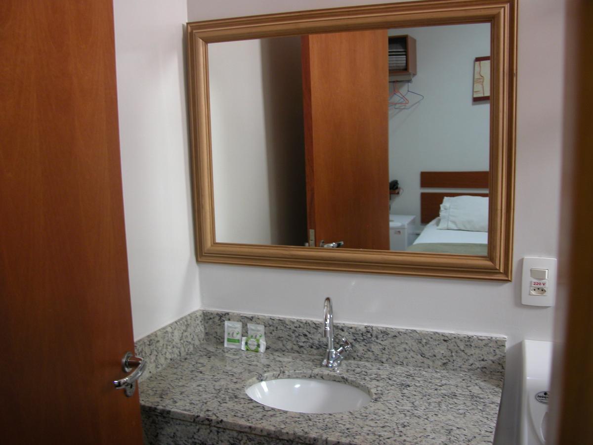 Hotel Avenida Tupa Luaran gambar
